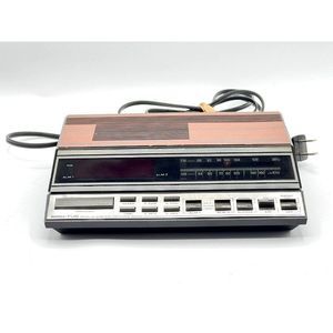 Vintage Spartus 0108-61 Dual Alarm Clock Radio Mode Music Dial Manual Wood Grain